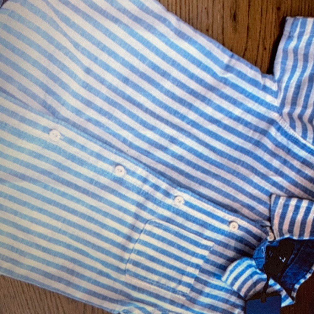 Classic collar lightweight button down shirt